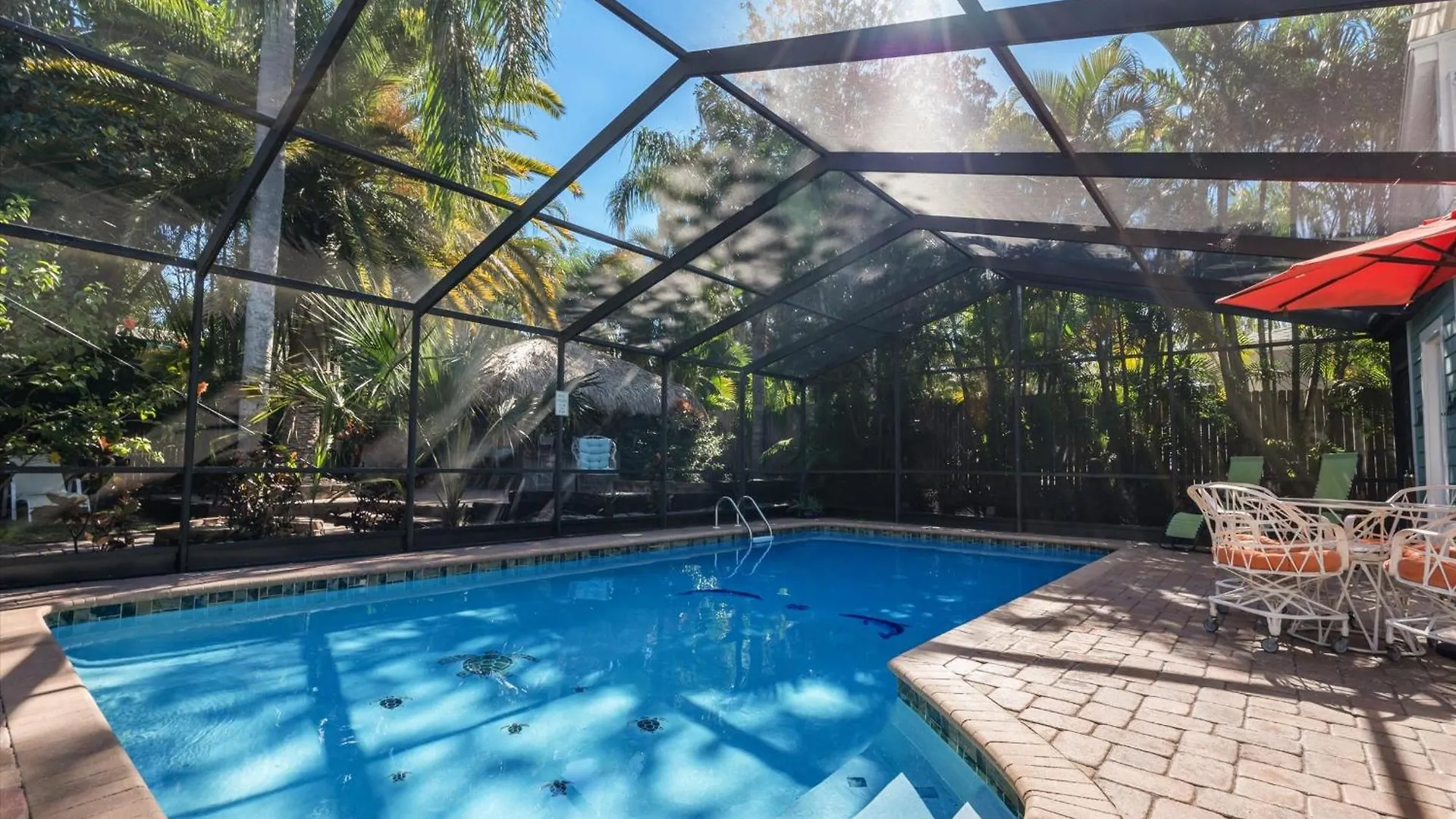 Sneaky Tiki: Heated Saltwater Pool+5 Min To Beach Largo 0*,  United States