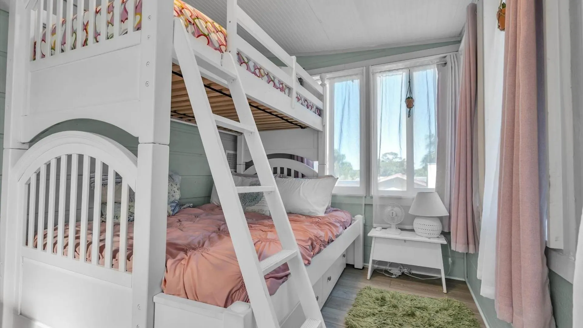 Sneaky Tiki: Heated Saltwater Pool+5 Min To Beach Largo Holiday home